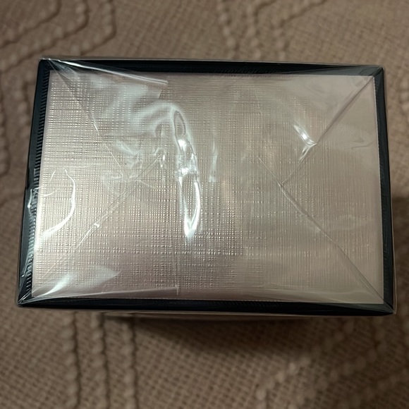 New Bombshell perfume - Picture 3 of 3